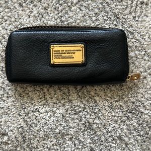 Marc by Marc Jacobs Zipper Close Wallet